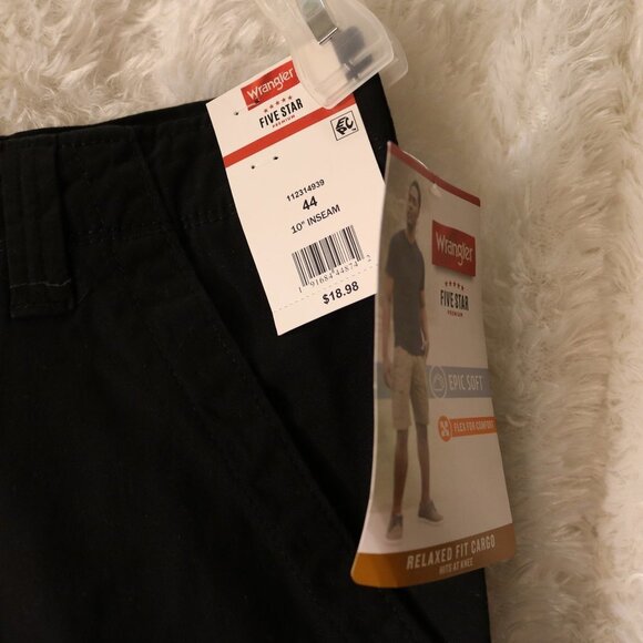 Wrangler Epic soft mens cargo shorts size 44 NWT - Picture 3 of 5